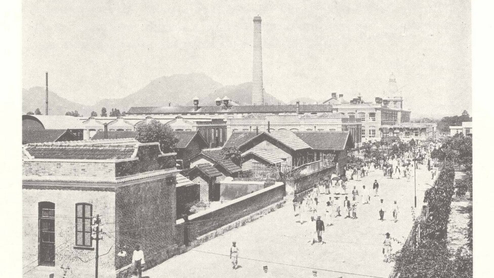 Imagem do bairro de Bangu no início do século XX. Ao fundo, a Fábrica Bangu.